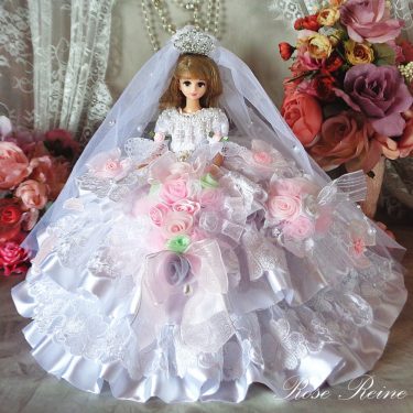 June brideピュアホワイトの優美なウエディングドレス パール付きロングベール